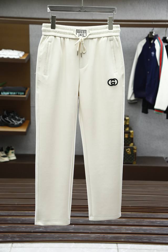 Gucci 古奇 2025春夏最新品，专柜同步有售，原单狠货，时尚休闲裤，进口原版面料，舒适透气，独特设计风格，顶级印花工艺字母图案Logo，原版五金辅料装饰，