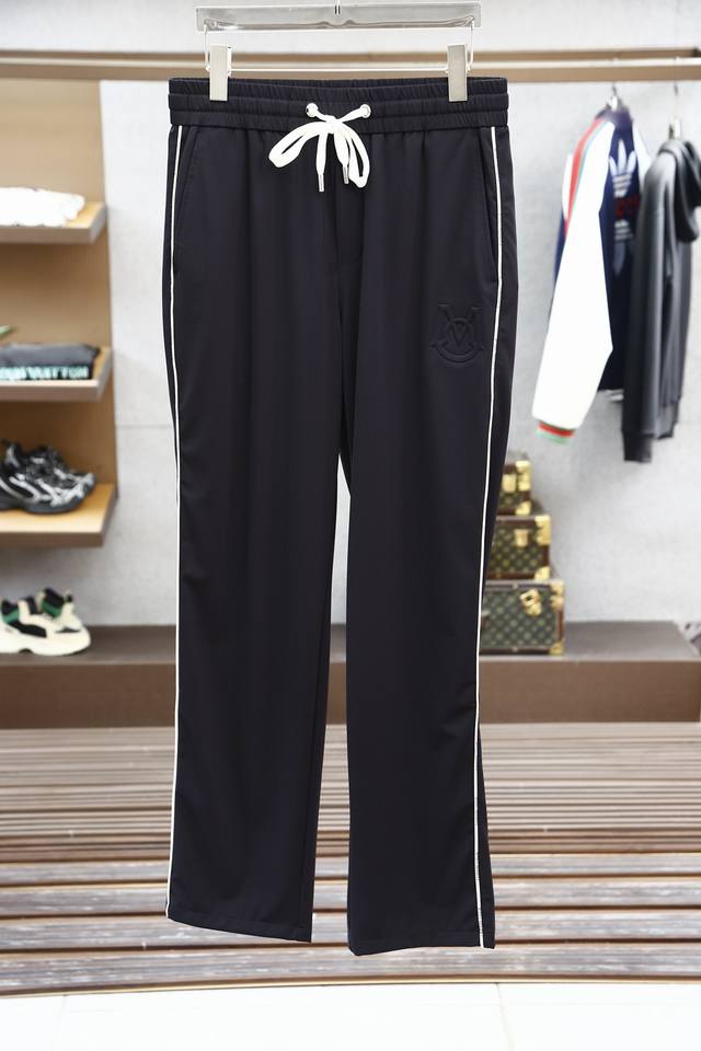 蒙口2025Ss新品火爆上市啦 顶尖时尚潮流狠货 1682399298Mc0001 甄选定制高端莫代尔面料手感立体舒适版正 剪裁贴合人体工学设计理念让成衣立体有