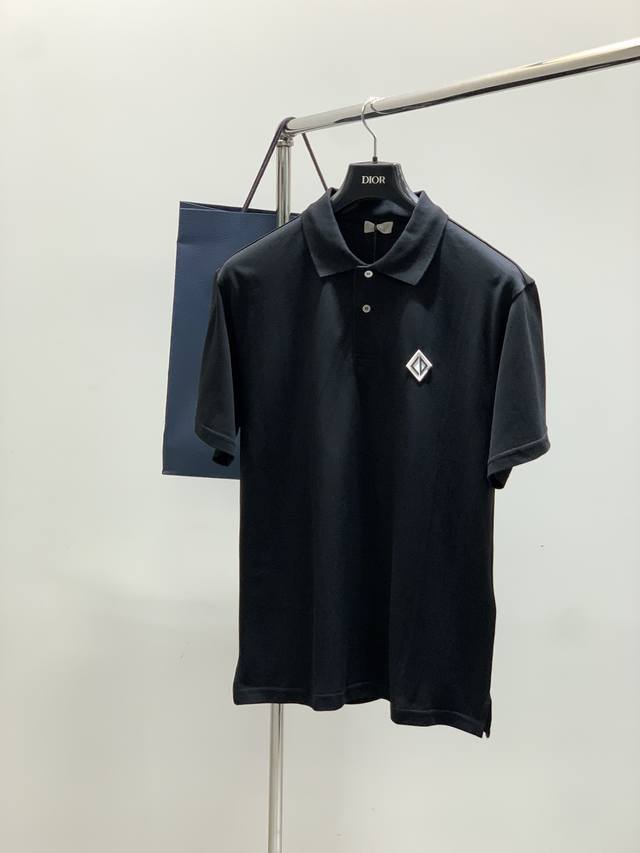Dior 迪奥， 2025夏季新品，专柜同步有售，简约时尚休闲翻领短袖T恤，原版进口面料，舒适透气，顶级印花工艺字母图案Logo，档次极高，独特设计，上身时尚帅