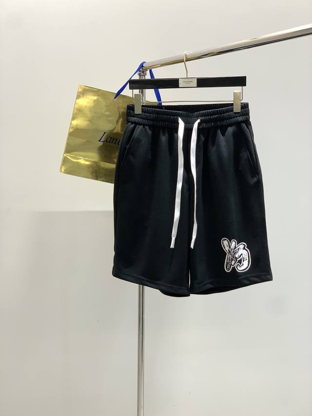 Y-3 山本耀司，2025夏季最新品，专柜同步有售，原单狠货，时尚休闲短裤，进口原版面料，舒适度极佳，经典Y3字母Logo，档次极高，舒适透气，上身时尚有型，码