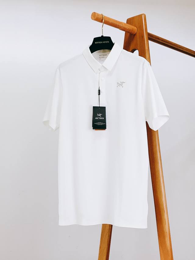 Arcteryx 始祖鸟 2025Ss春夏新品 都市通勤 城市休闲系列 超强弹力 透气面料 激光切割无缝压胶 男士夏季高端无缝压胶定型商务运动休闲Polo衫！