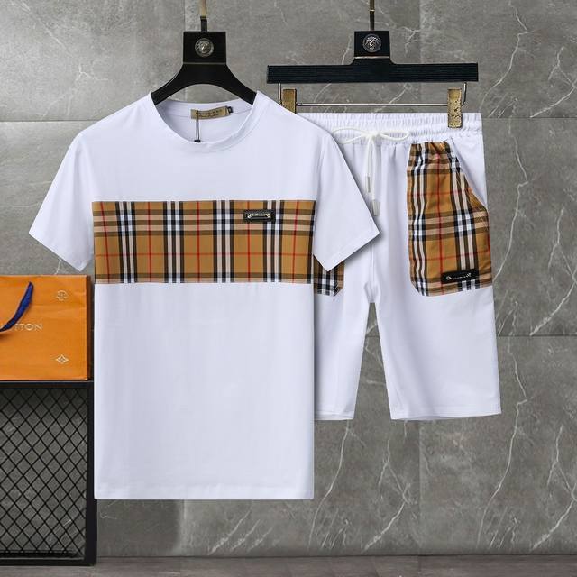 巴宝莉Burberry 男士套装 世界时尚顶级纯棉手感滑爽极度舒适体验全球顶尖设计无敌高品质随时随地，都保持奢华高贵的特有的视觉质感！标准码数：M-3Xl