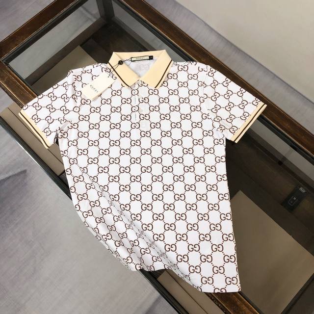 Gucci 古驰 2025最新款男士短袖Polo衫，品牌最新设计元素！既不单调也不复杂,恰到好处的展现品味！客供顶级定制珠地棉面料！舒适吸汗透气根本不在话下,面