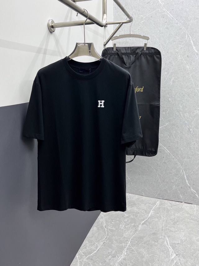 爱玛仕 2630Ss新款短袖T恤，定制进口原版丝光面料！经典Logo设计，简单大方得体 时尚不失个性 上身休闲随性 内搭单穿皆可 彰显大牌气质。尺码：M～3Xl