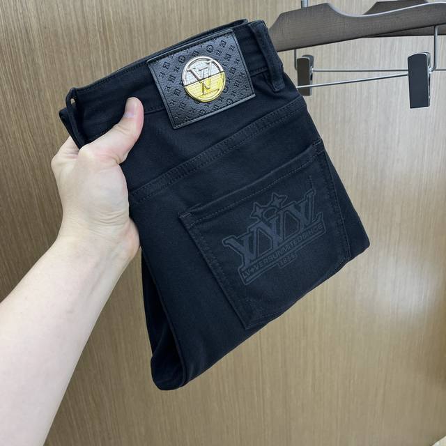 新款 Lv 高端定制、25Ss春夏最新款原牛仔裤 柜台同步发售 原版定制复刻 客供五金辅料 原单品质 进口牛仔面料重工洗水 做工走线精细 上身绝佳！优选单品Fc