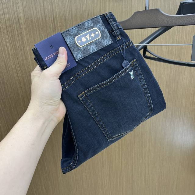 新款 Lv 高端定制、25Ss春夏最新款牛仔裤 柜台同步发售 进口固色面料 原版定制复刻 客供五金辅料 原单品质 重工洗水 做工走线精细 上身绝佳！优选单品 F