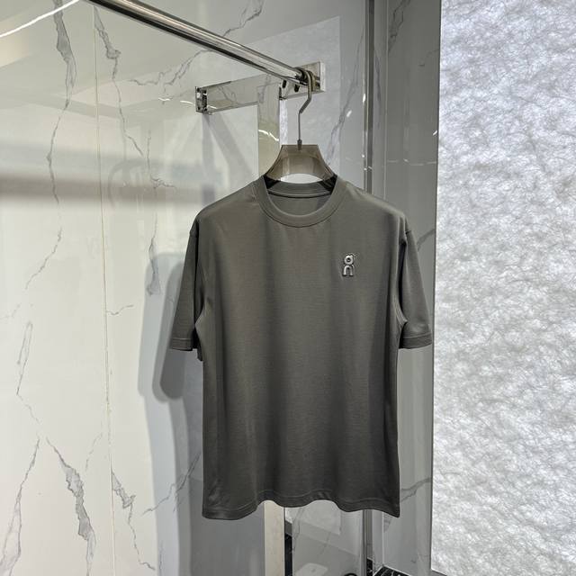 On新款字母短袖T恤 Sorona+凉感抑菌科技面料 颜色:黑 灰 码数:M~3Xl