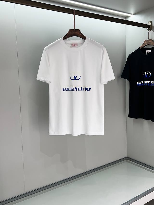 Vale早春新款 轻奢主义 男女日常通勤穿搭必备单品 正确版本 欢迎对比 详细特征 克100% 纯棉面料 同缸定染特种加粗螺纹 双针车线跨缝工艺 颜色：黑色 白