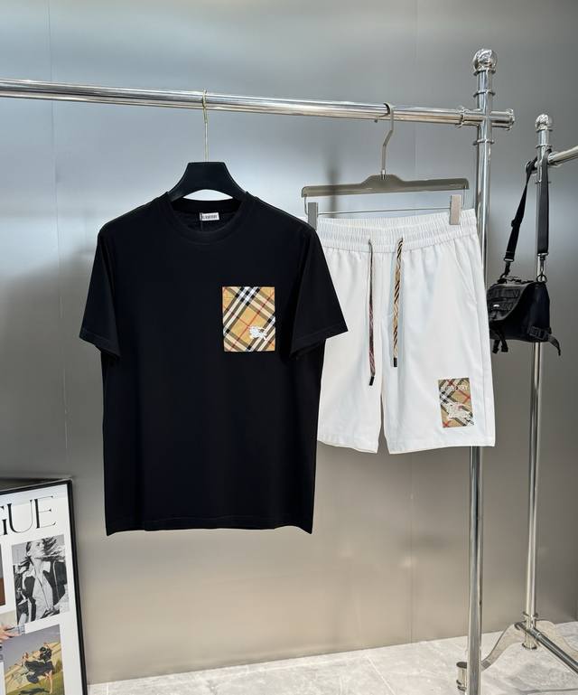 衣服- 。裤子- 。 Bbr*巴宝莉25S夏季男士休闲五分裤可搭配套装！字母战马绣花标识.干净利落.....功能性专业冷感四面弹黑科技面料，亲肤舒适吸汗速干透气