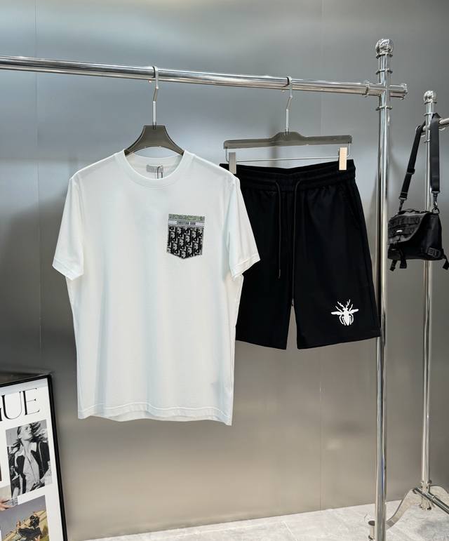 短袖 短裤 Dio*R迪奥25S新款五分短裤！纯色系推荐！冰爽舒适.品牌Logo印花标识.经典小蜜蜂发泡立体工艺高密冰感四面弹轻薄面料.上身无束缚感，舒适透气.