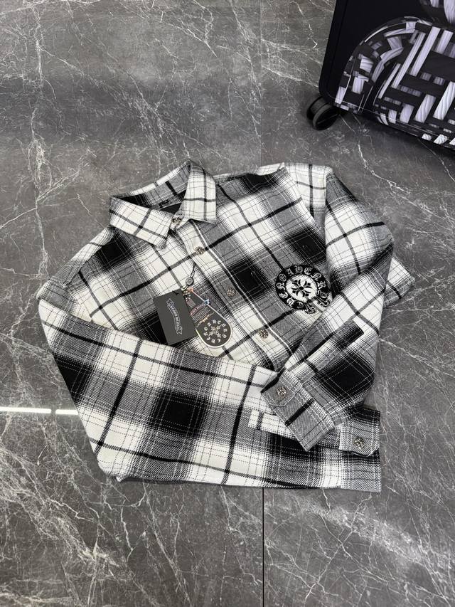 Chrome Hearts* 克罗心25Ss新品衬衫外套！男女同款！经典格子造型.胸前克罗心标识设计.色彩搭配潮人必备款推荐.定制格子棉质面料.舒适柔软.适中的