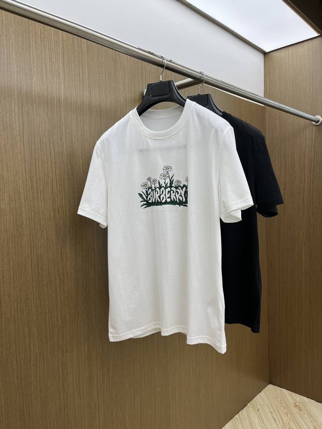 新品 Bbr Ss官网新款标识细节棉质T恤衫。订织全棉面料质感好，面料舒适亲肤 超级舒适 A60值得推荐 颜色:黑，白色。 尺码:S-M-L-Xl-Xxl。