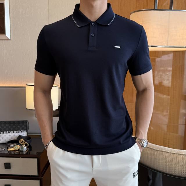 菲拉格慕 2025Ss蛇年春夏新款Polo领短袖系列。精选优质双丝光珠地棉面料，时尚大牌元素Logo设计，上身版型超赞，面料细腻舒适透气，随意搭配都超级好看时尚