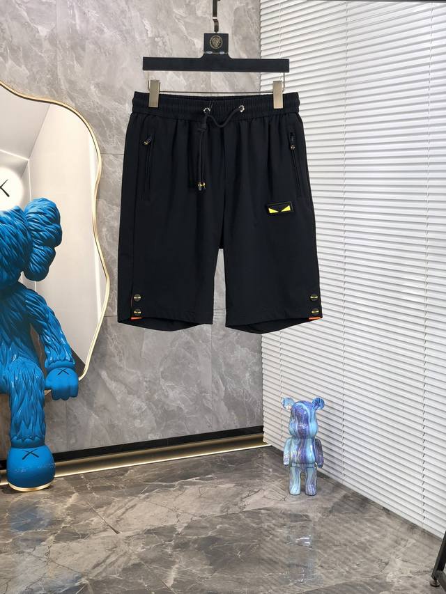 芬迪。2025春夏新品。订制高品质时尚休闲裤。超级百搭款。独家定制-进口高端高密度精棉面料，贴身舒适，超靓版型、M上身显腿修长，內里，走线都无可挑剔，任何场合都