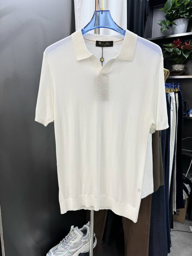 Loro Piana诺悠翩雅2025春夏男士最新的贸易订单针织翻领短袖T恤，全品相定制专属针织面料剪裁，满足通勤人们对于着 的简约需求，上身效果很好，显瘦，最大