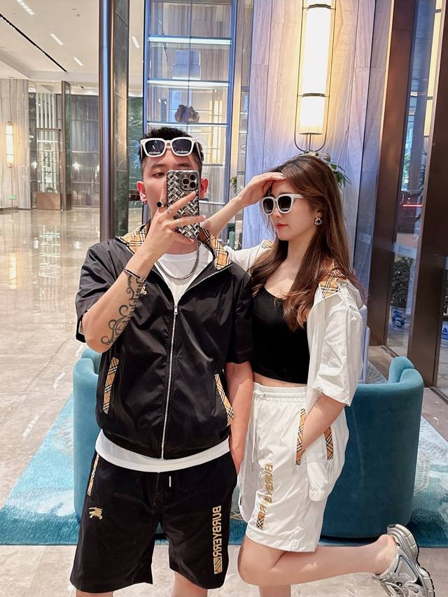 巴宝莉Ss春夏新款短袖套装，男女同款。上身效果超赞，码数48-56