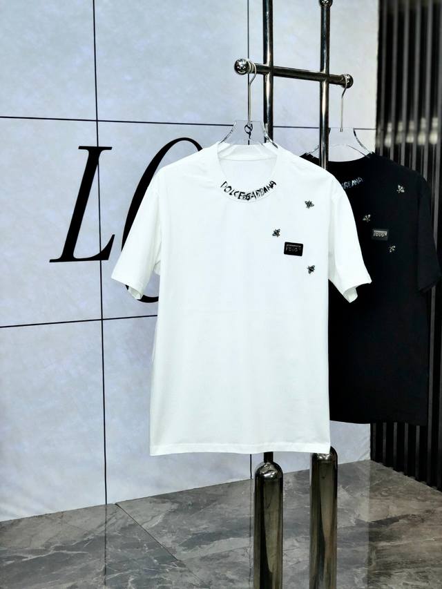 Dg 2025夏季新款 涂鸦定制标休闲T恤 定制260G高支纯棉面料 宽松版型 工艺精细 舒适休闲百搭，透气性极好 颜色：黑色 白色 尺码: S-3Xl