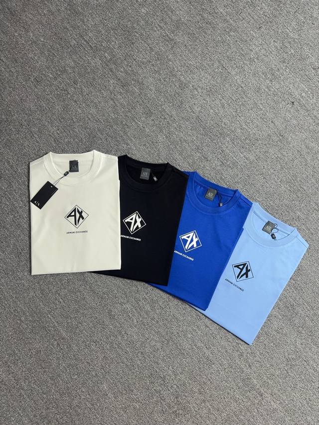 Ax*阿玛尼25S春夏新品男士圆领短袖.经典之作～搭载经典徽标Ax造型.搭配品牌字母标识.胸前辨识度颇具鲜明即丰富了视觉又平添神秘感！简单干净！客供190G丝光