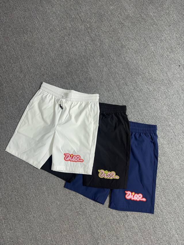 Dior 25S夏季男士休闲五分裤.干净利落.....功能性专业冷感四面弹黑科技面料，亲肤舒适吸汗速干透气.....品质绝对好闭眼入手的质量，买到等于赚到的节奏