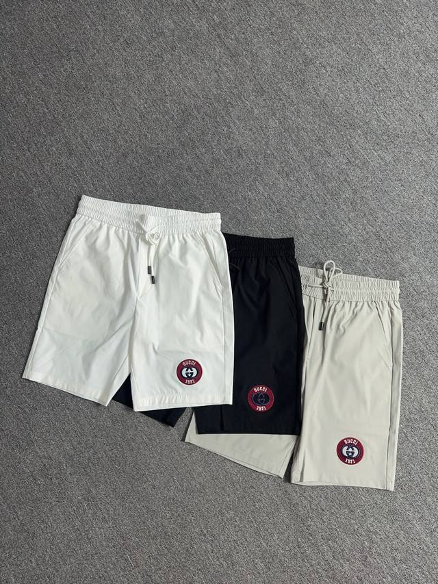 Gucci 25S夏季男士休闲五分裤.干净利落.....功能性专业冷感四面弹黑科技面料，亲肤舒适吸汗速干透气.....品质绝对好闭眼入手的质量，买到等于赚到的节