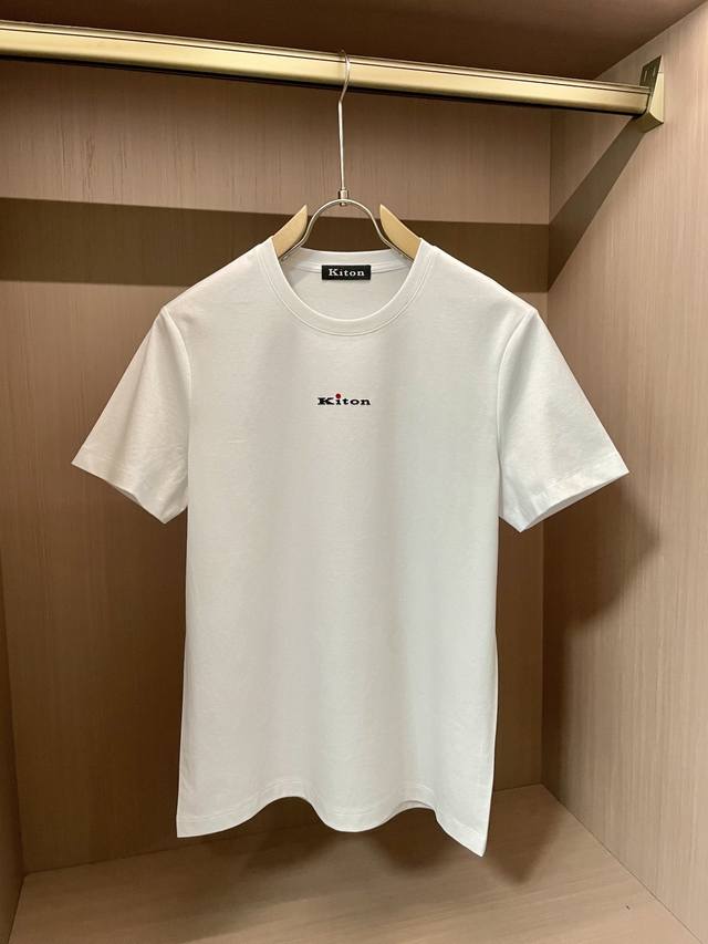 Kiton 官网同款 官网同款 官网同款 重磅推荐！2025Ss夏装新品 专柜在售 最新系列图案Logo短袖T恤 必须人手一件的节奏！进口顶极精梳棉面料，极为亲