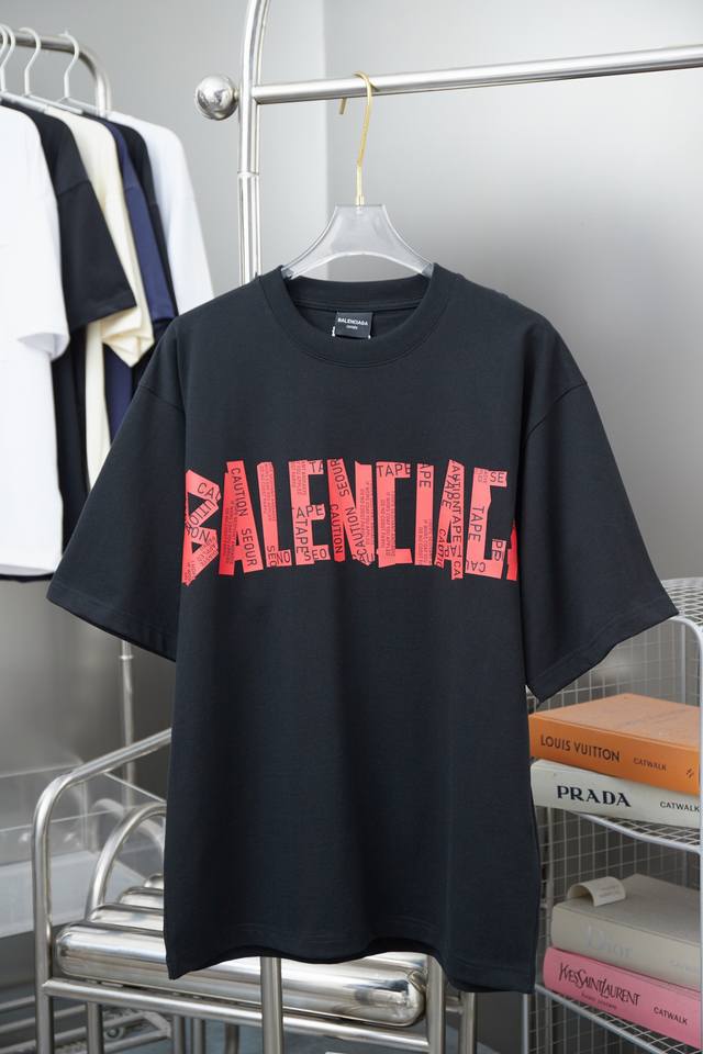 Balenci*Ga 25Ss早春新 红美纹纸印花短袖 轻奢主义 男女日常通勤穿搭必备单品 正确版本 欢迎对比 详细特征 320克 % 纯棉双纱汗布面料 同缸定
