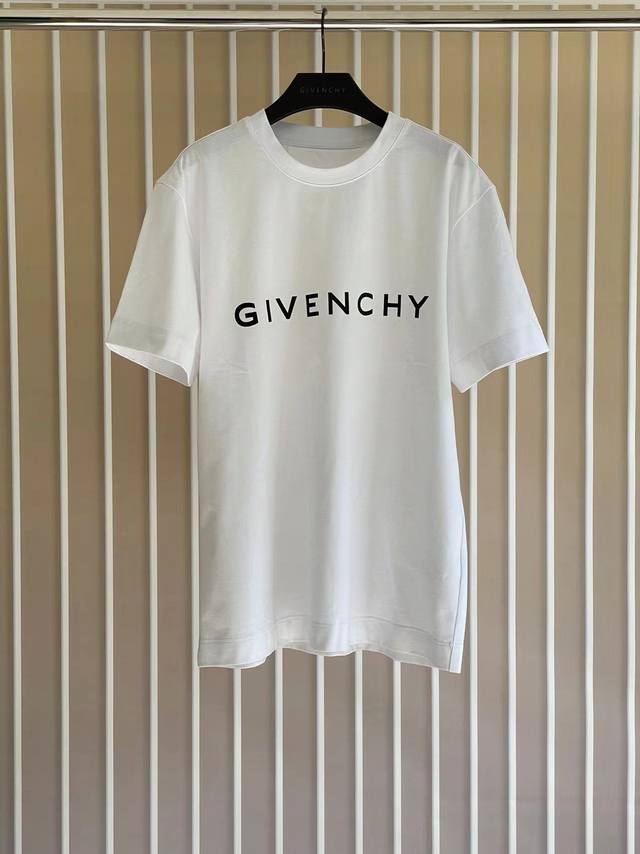 G V C-Ｔ恤黑银字母齐码 尺码：Xs-Xl