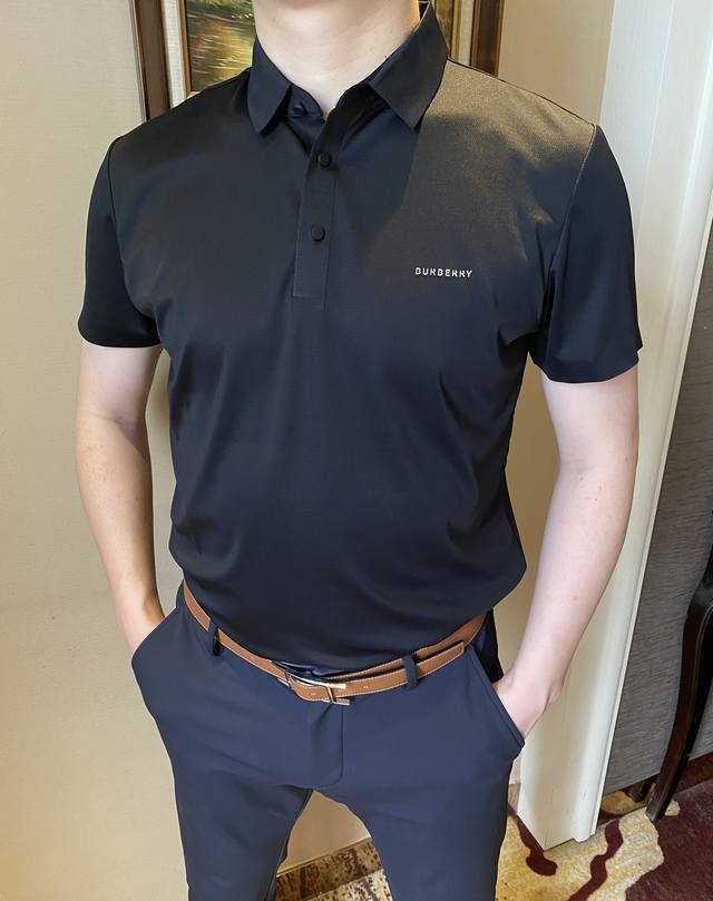 巴宝莉 新品上市！2025Ss夏季新款字母Logo男士翻领Polo衫！经典商务男款，高端男装的天花板级别的商务男款！简约时尚大气不失优雅，单穿内搭体面过人，品质