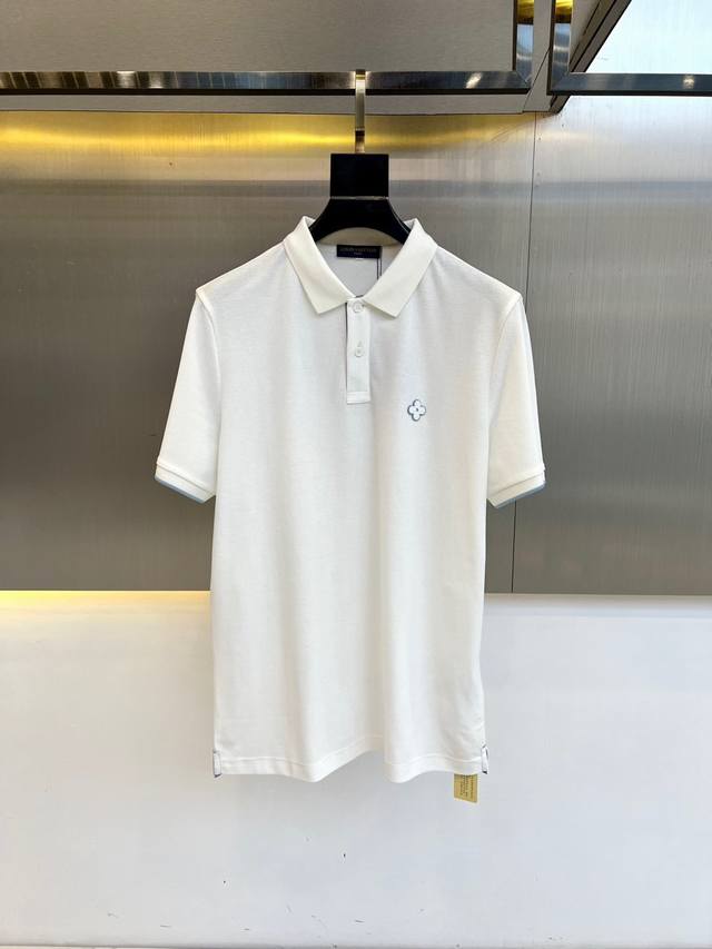 Lv、2025S经典标志性Logo点缀元素 经典时尚翻领 Polo衫短袖 ，贸易公司渠道订单，简约大气，时尚百搭，品相更是无法挑剔！选用客供进口定织纯棉珠地网眼