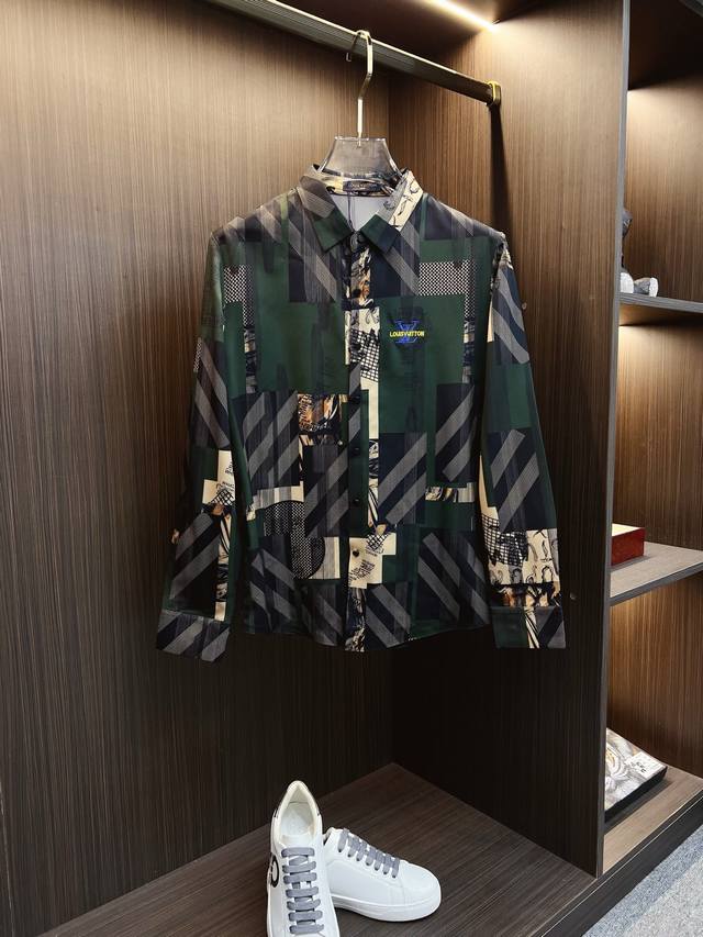 Lv 原单狠货 爆款来袭 2025Ss官网新款长袖 衬衫 衬衣，精美刺绣Logo 高端版本，专柜定制面料 透气舒适度高，精工制作，细节处理完美无可挑剔，品牌元素