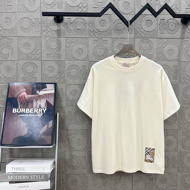 Burberry 巴宝莉 格纹战马字母Logo贴布标签工艺 Logo标识精致升级，灵感源自八十年代复古 原版面料 官方同款 短袖T恤 定制260克同缸染面料 手