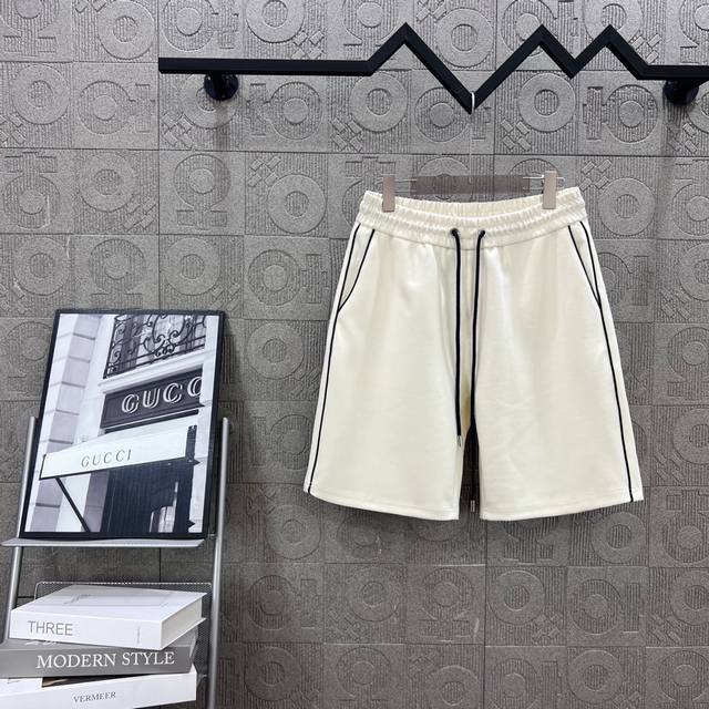 Gucci 古驰 复古双G字母1921刺绣口袋织带工艺 2025Ss新款针织短裤，定制面料采用威化布织法，超高端针织工艺，版型紧致立体，定制裤绳五金质感强，顺滑