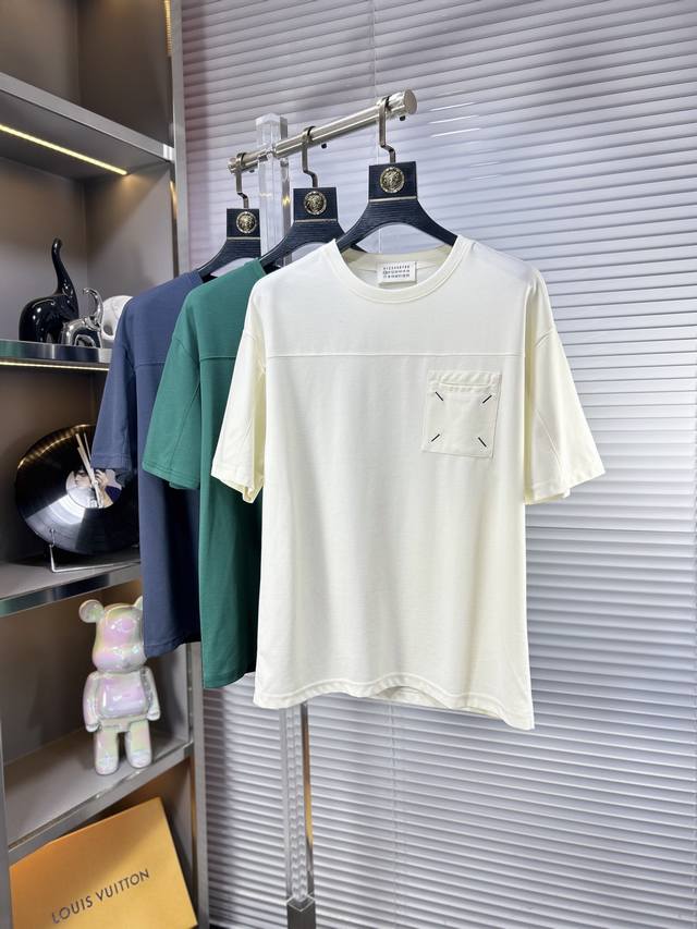 Mm6*马吉拉 Ss25夏季新款短袖，顶级图案Logo，帅气时尚，简约百搭款。面料棉 不仅挺括，保持潮流的廓形，又穿着舒适，纱织更细腻 码数：L-4Xl