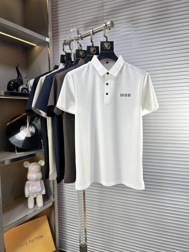 Dio*迪奥 Ss25夏季新款翻领Polo衫 高品质珠地棉材质 雍容华贵的品牌风格，客供进口面料 做出来的衬衫也是版型垂顺挺括，并且还抗皱抗起球，贴身穿着也是极