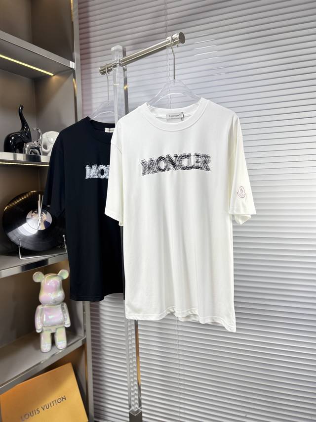 Monc*蒙口 Ss25春夏新款短袖，顶级图案Logo，帅气时尚，简约百搭款。面料棉 不仅挺括，保持潮流的廓形，又穿着舒适，纱织更细腻 码数：S-Xxl