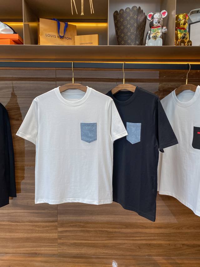 白色码数：S。Xl。2Xl 1V25Ss春夏新款平纹针织棉布基础圆领短Tee，男女同款老花牛仔口袋拼接宽松休闲短袖T恤衫！贸易公司渠道稀出，同步官网发售！V家新