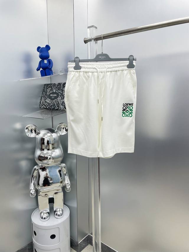 Loe* 罗意威 25Ss夏季新款撞色刺绣迷宫短裤 M 面料柔软舒适 搭配Logo字母 手感舒适上身挺括有型 两色 码数：M-3Xl