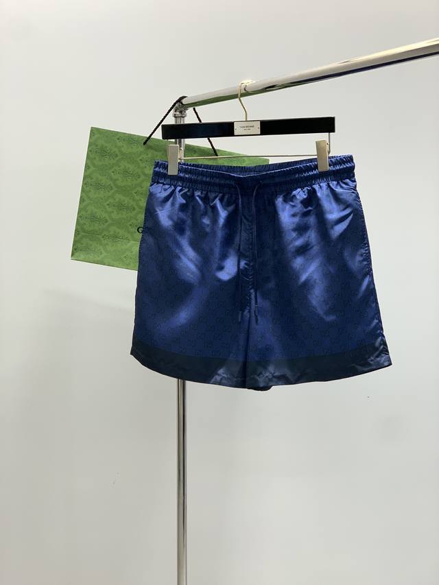 Gucci 古驰，2025夏季最新品，专柜同步有售，原单狠货，时尚休闲短裤，进口原版面料，舒适透气，独特设计风格，顶级印花工艺字母图案Logo，原版五金辅料装饰