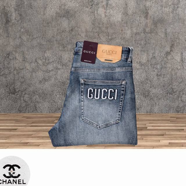 Gucci 古奇 春夏最新品牛仔裤出入专卖店无压力 专柜热销款 品味与价值共享 身穿着非常舒适 低调不失奢华 穿出去非常有档次,裤型款式和裁剪亦无需多言 上身精
