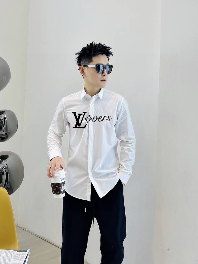 Lv 专柜最新款男士必备款衬衫，100%天然棉，舒服透气，原单狠货，原版面料，柔软舒适，上身高端又奢华，足够场面的档次，这款衬衫无不骄傲的让你满意有面子 尺码：