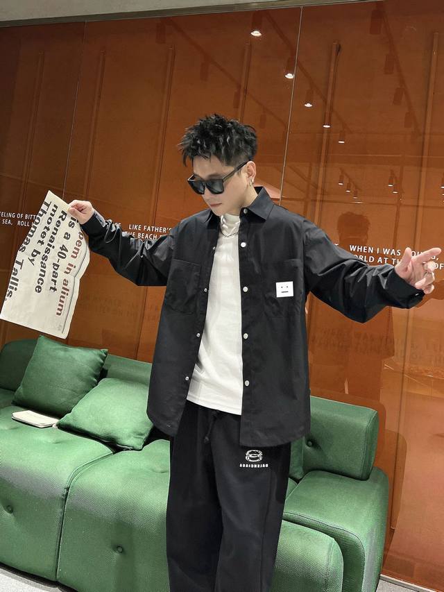 Ac 2025官网专柜最新秋款男士必备款衬衫外套，100%天然棉，褶皱效果展现质感 舒服透气，原单狠货，原版面料，柔软舒适，上身高端又奢华，足够场面的档次，这款