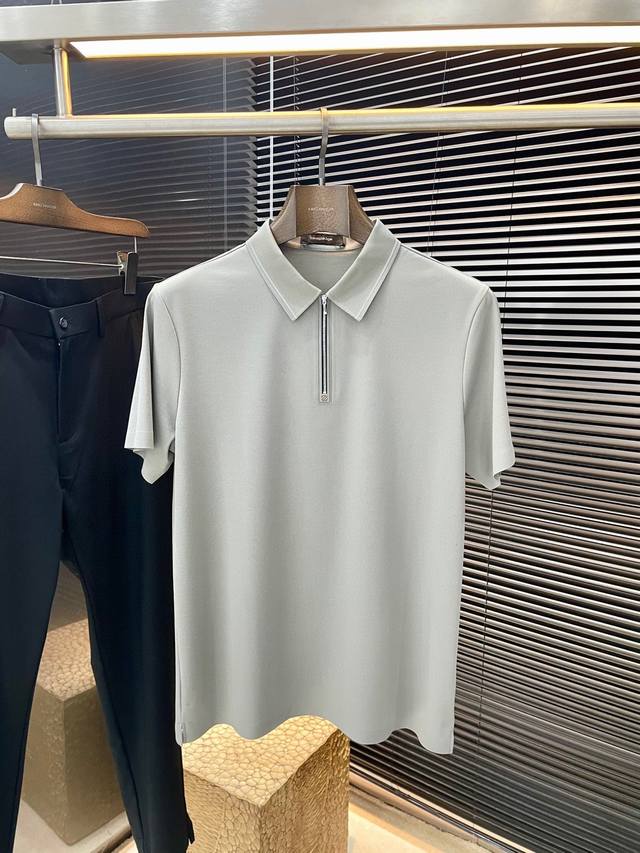 Z Zegna- 杰尼亚 2025年春夏最新款Polo短袖，采用最新桑蚕丝面料，耐水洗不易掉色，手感柔软、成分柔软舒适 经典设计风格 特殊定制 简单的裁剪方式拼