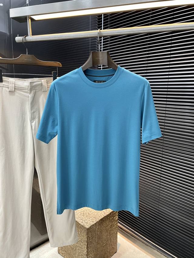 Loro Piana 诺悠翩雅 系列 Vip高级定制 2025春夏季新款短袖 百搭款式 任何人都可以轻松驾驭 面料全订制 高定一等品丝光棉面料 面料手感柔软，上