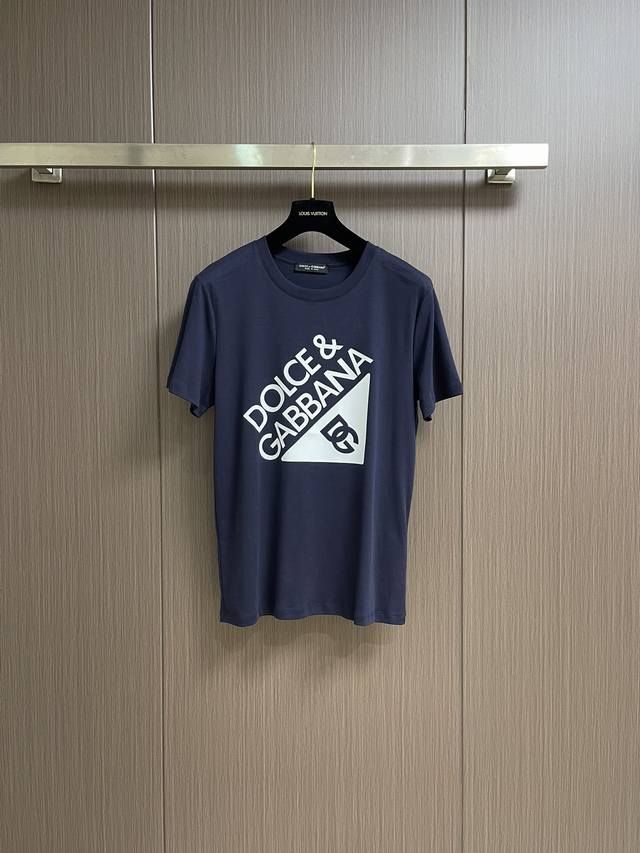 Dolce Gabbana Dg 2025Ss夏季新款基础丝光棉圆领短袖T恤，字母徽标印花休闲圆领短袖T恤衫！客供进口高支高密80支双股丝光棉面料，软糯细腻的出