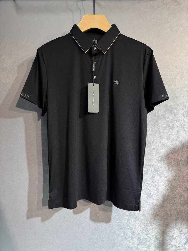 D&G 杜嘉班纳 25Ss新款春夏短袖 最高版本客供定制高端纯棉面料 简单时尚款，配色超级好看！经典Logo的设计 简单大方的款式！W3满满的高级感，四季可穿。