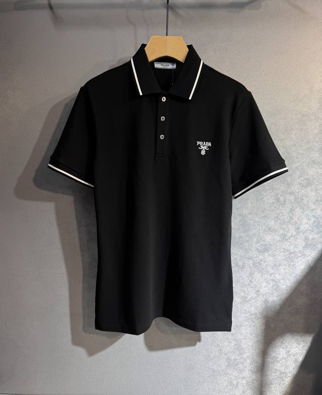 Prada 普拉达 25Ss新款春夏短袖 最高版本客供定制高端朱地面料简单时尚款，螺纹拼色螺纹配色超级好看！经典Logo的设计 简单大方的款式！满满的高级感，四