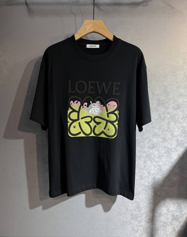 Loewe 罗意威 25Ss新款春夏短袖 最高版本客供定制高端纯棉面料 简单时尚款，配色超级好看！经典Logo的设计 简单大方的款式！608满满的高级感，四季可