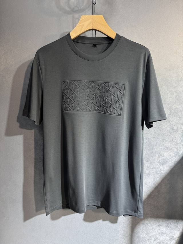 Zegna 杰尼亚 25Ss新款春夏短袖 最高版本客供定制高端丝光棉面料 简单时尚款，配色超级好看！经典Logo的设计 简单大方的款式！满满的高级感，四季可穿。