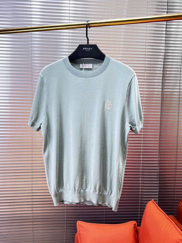 Loro Piana 诺悠翩雅Lp 超级爆款推荐，春夏新品男装系列爆款短袖圆领T恤针织衫，作为年度最是经典单品，经过设计重新演绎，独特风格设计，简约大气，定制面