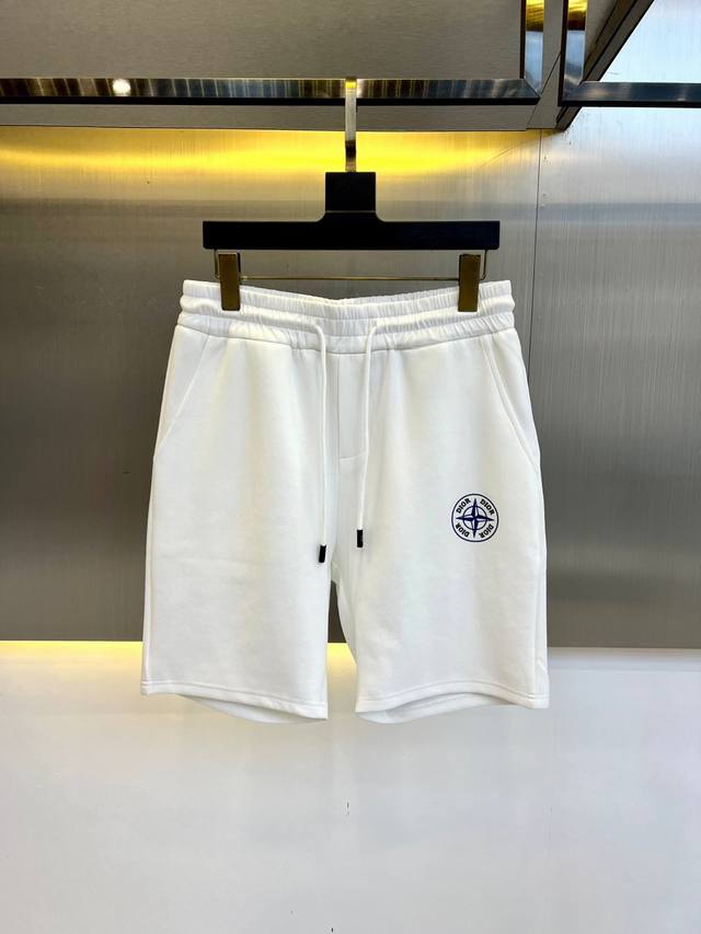 Dior、25S新款夏季休闲短裤！抽绳款经典Logo设计.简单高级.进口高密棉订制埃及棉面料，手感轻薄透气.舒适感满满.原厂五金质感满满.高级感强！整体视觉简单